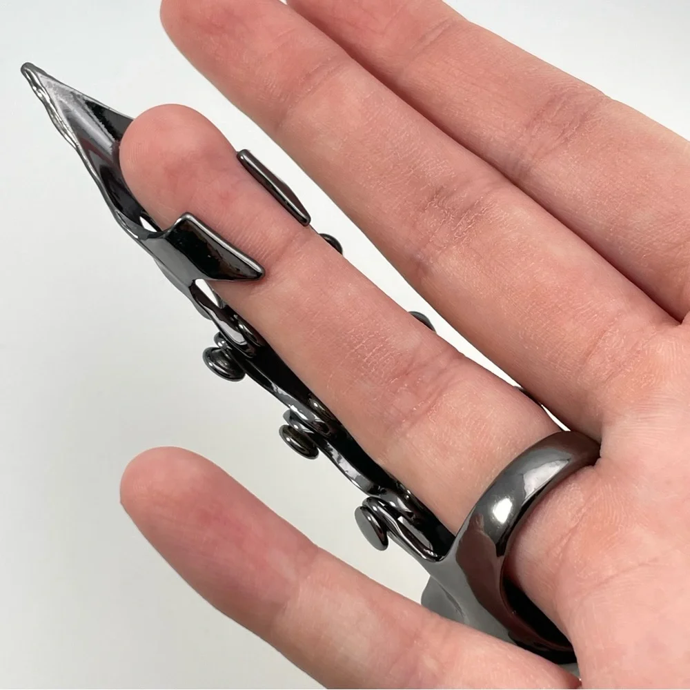 Gothic Statement Armor Jointed Skull Claw Full Finger Ring – Gunmetal